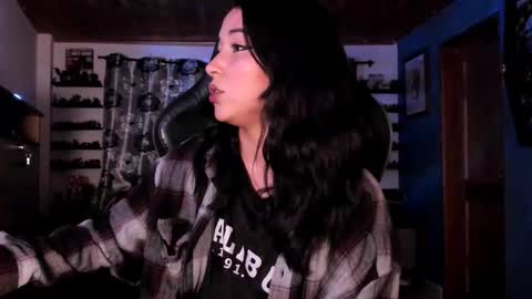 Hilary online show from November 18, 9:49 pm