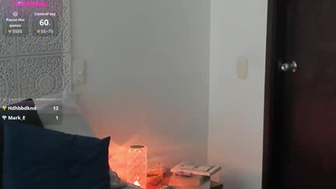 Victoria online show from December 14, 8:03 pm