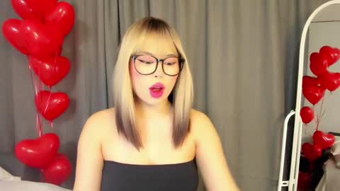 Mia online show from February 17, 10:38 pm