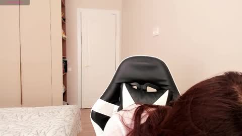 Mia online show from October 7, 3:55 am