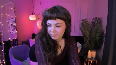 Maya online show from February 3, 2:00 pm