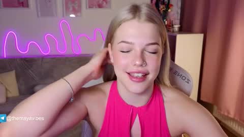 Maya online show from February 3, 3:26 am