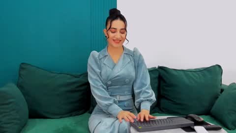 Maya online show from February 8, 2:27 pm