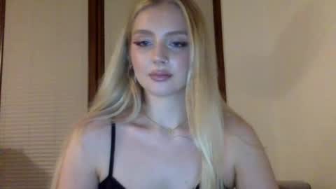 mayaflirt online show from May 7, 8:34 pm
