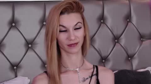 Maya online show from December 22, 11:57 am