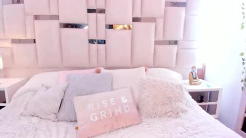 Mayajhons online show from March 4, 2:23 pm