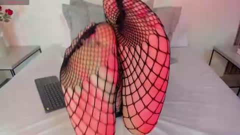 mayalee_ online show from June 22, 10:51 pm