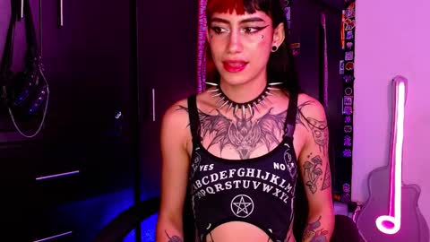 Snapshot of mayaredd chatting on December 5, 9:50 pm mayaredd online show from December 5, 9:50 pm