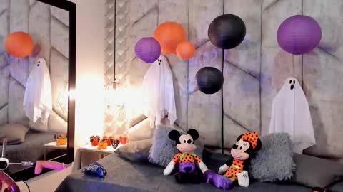 Nicolle Ruselle   Hello my lovely  schedule for great fun from  630 am and end 800 pm Colombian time I wait for you online show from October 30, 11:44 am