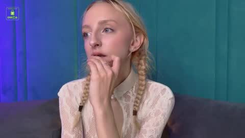 Maya online show from October 31, 6:50 am