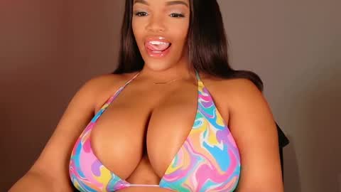 MayBabi online show from March 6, 12:09 pm