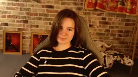 maybloom_ online show from January 9, 10:08 am