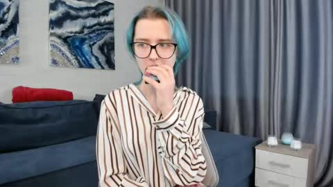 Mia online show from January 18, 3:09 am