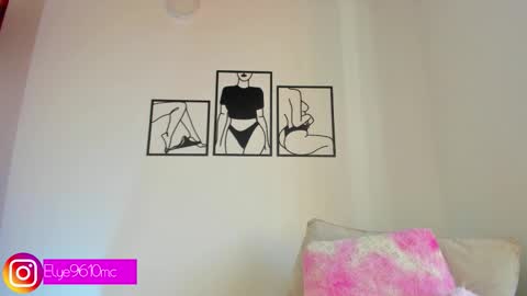 Ellie online show from December 22, 7:50 pm