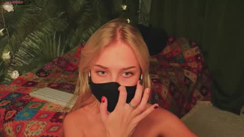 meeeewmeeeeow online show from November 23, 10:44 pm