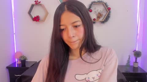 Snapshot of meelanny_ds chatting on December 23, 4:55 am   online show from December 23, 4:55 am