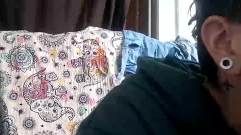 Megan and sophi online show from October 19, 5:31 am