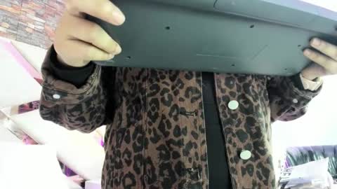     online show from October 16, 12:52 pm