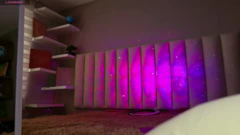     online show from December 20, 12:09 pm