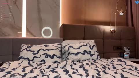 Megan   inst meg myersss online show from November 25, 6:20 pm