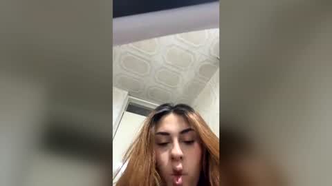                 Laura                 online show from July 4, 1:45 am