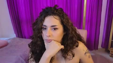                 Laura                 online show from July 11, 9:59 pm