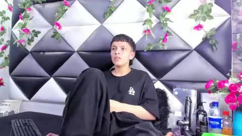 megan_thompsonn_ online show from October 31, 3:19 am