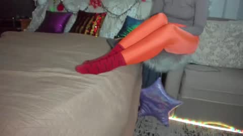 Nicki--------- Welcome to my Room online show from November 25, 8:09 pm