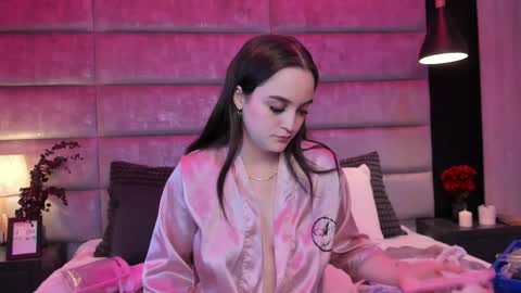 meganmonroee_ online show from March 22, 11:44 pm