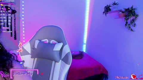 Snapshot of meggan_millerr chatting on October 7, 2:27 am   online show from October 7, 2:27 am
