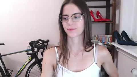 Megi online show from April 18, 7:07 pm