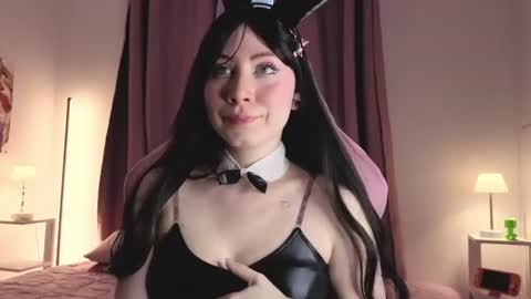 Mei  online show from July 27, 10:40 pm
