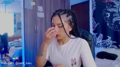 Melissa  -  -  Please help me to reach 100 thumbs up online show from March 22, 8:26 pm