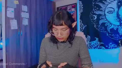 Melissa  -  -  Please help me to reach 100 thumbs up online show from October 22, 2:27 am