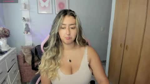 Melaany  online show from April 18, 11:37 pm