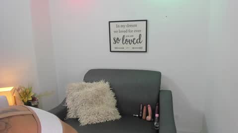 melan_owen online show from February 3, 11:09 am