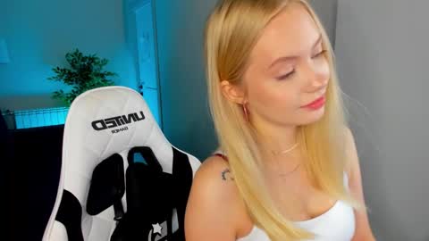 Melanie online show from September 10, 1:38 am