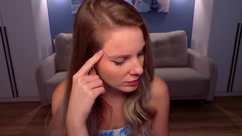 Melanie Bennett online show from March 28, 8:36 am