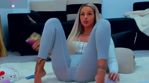 OF melanielexxx online show from January 6, 5:49 pm