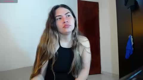 Melanie Parker online show from March 16, 2:10 pm