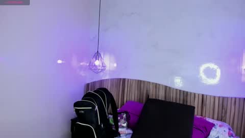 Melanie Roux online show from January 19, 7:47 pm