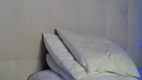 melanniebrown online show from March 30, 4:34 am