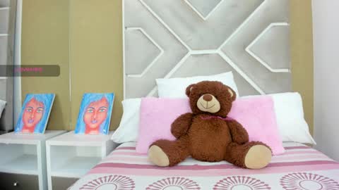 Melanie online show from February 8, 11:22 am