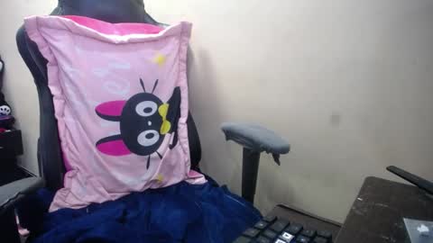 melany online show from December 13, 5:43 pm