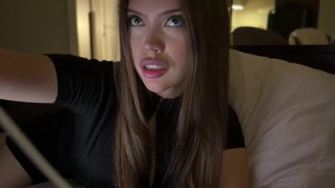 Adel online show from March 11, 4:31 pm