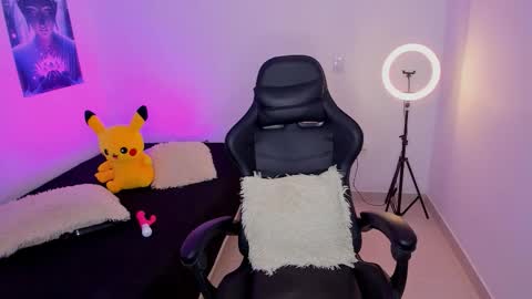 melanyrouse1 online show from March 26, 8:43 pm