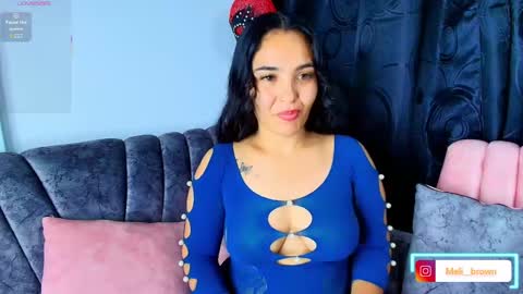    Independent model online show from September 19, 5:06 am