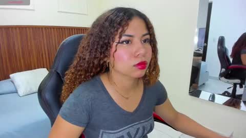 M E L I N A  online show from September 8, 7:46 pm