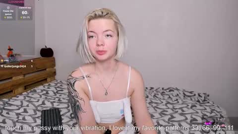 Snapshot of melinamonroe chatting on October 23, 3:23 am My name is Melina online show from October 23, 3:23 am