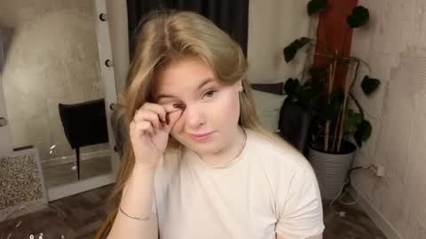 Sophia online show from April 9, 5:54 am